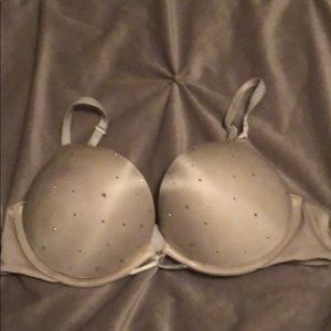 Victoria’s Secret miraculous plunge bra